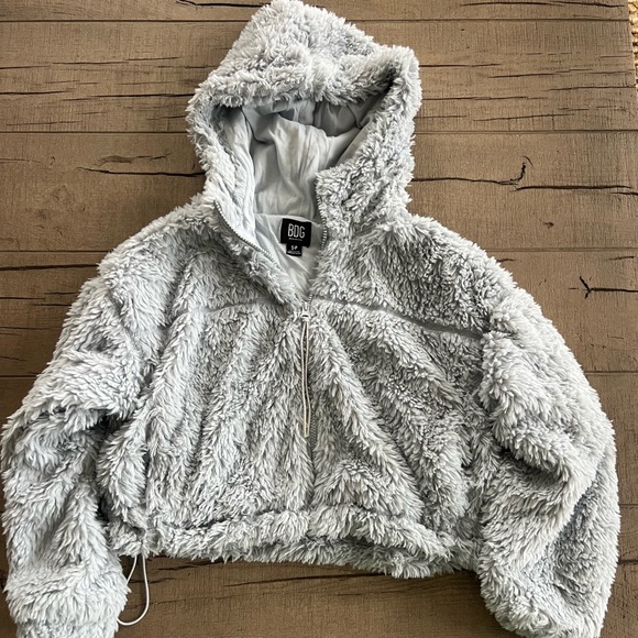 Urban Outfitters Sweater - Picture 7 of 7